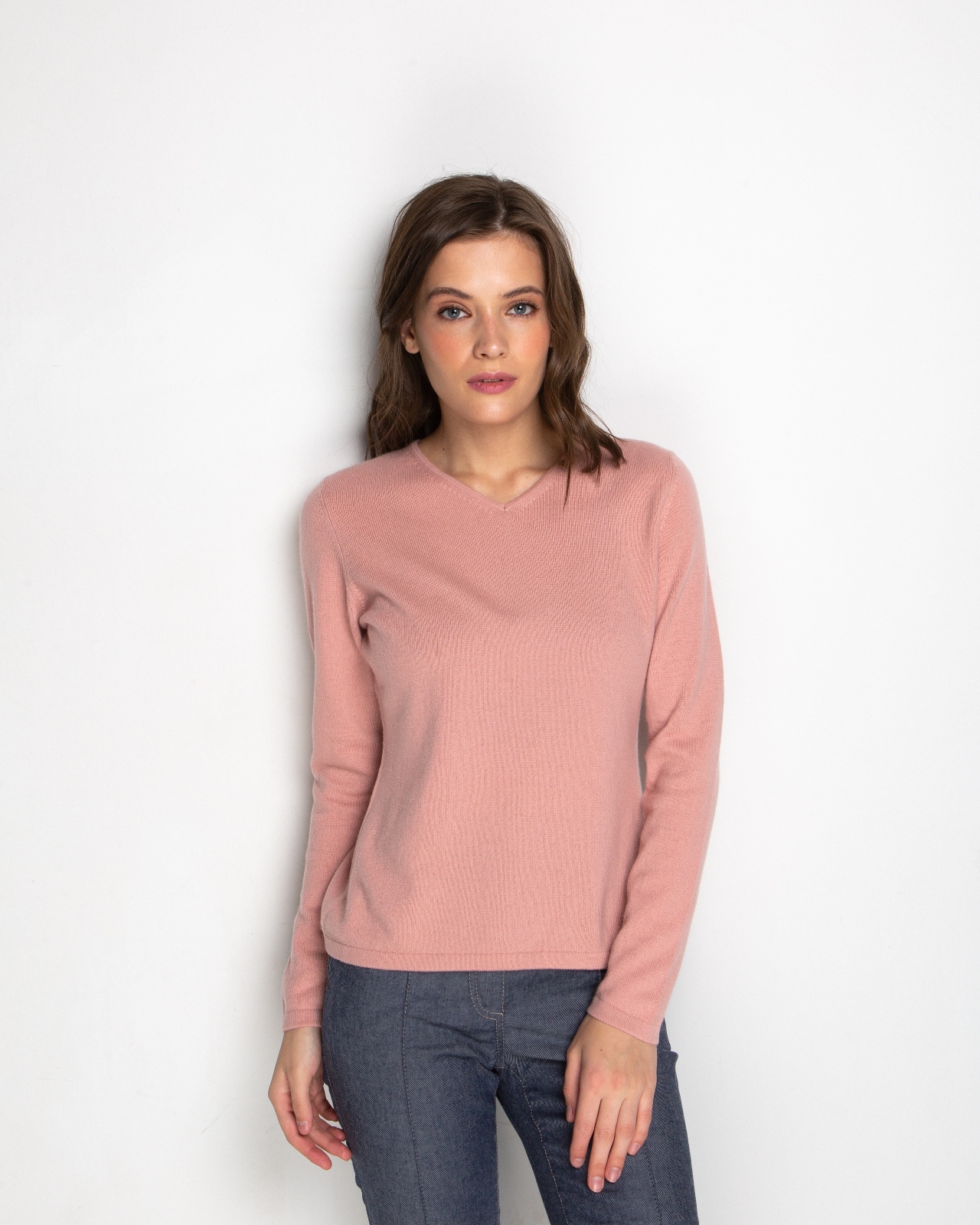 Теплый пуловер из нежного розового 100% кашемира. 